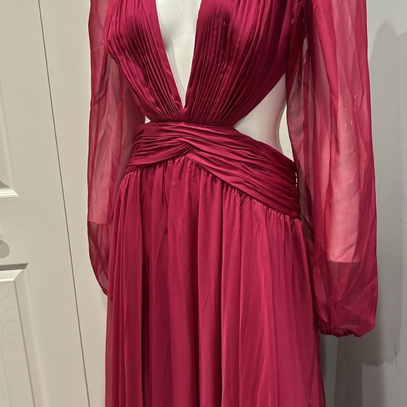 NWOT Ieena for Mac Duggal ruched cut out puff sleeve gown - Picture 8 of 15